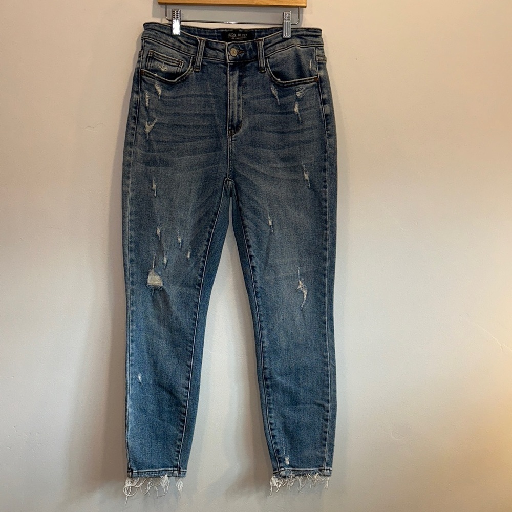 Judy Blue Distressed Ankle Jeans - Blue. Size 7/28.